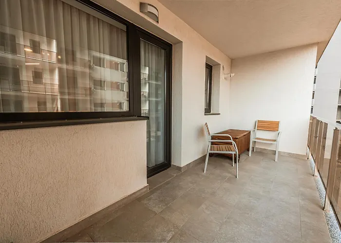 Hils * بوخارست